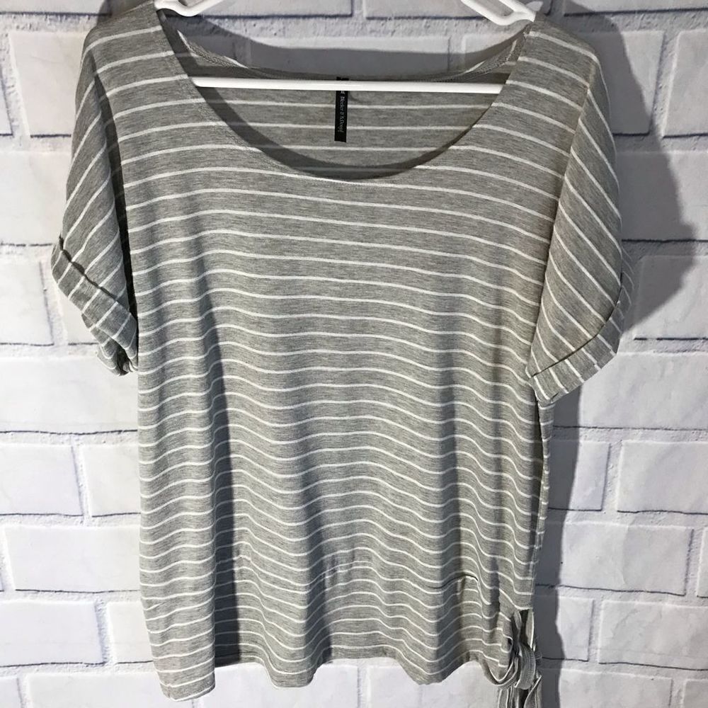 Blecker & Mcdougal XL gray white striped top